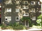 Gemütliche Wohnung mit Balkon in ruhiger Lage in der Coburger Str. 16 Gelsenkirchen, DG links - Hausansicht 16